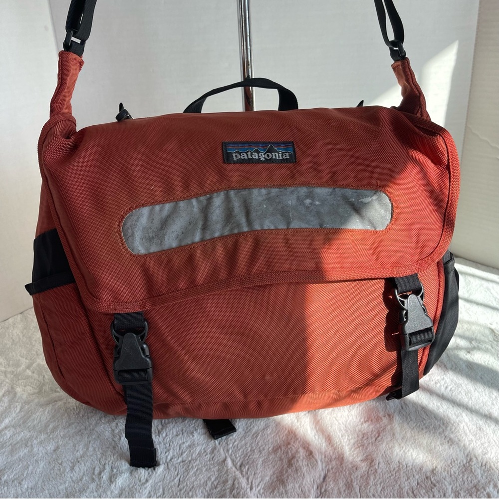 Patagonia Half Mass Laptop Messenger Bag Commuter Briefcase Orange Black - Picture 3 of 16